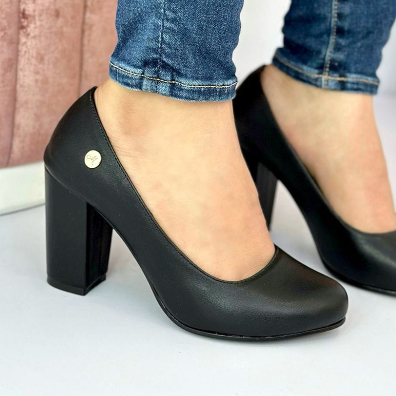 Tacon Dama Oficina Ana María